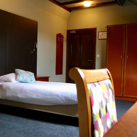 Hotel Restaurant De Roosterhoeve Roosteren المظهر الخارجي الصورة